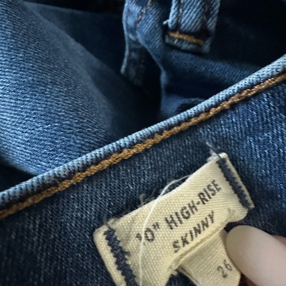 10" High-Rise Skinny Jeans button front edition. - Picture 3 of 6